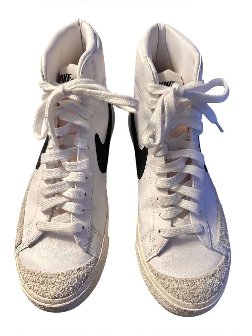 Women’s Nike Blazer Mid '77 High top
Vintage white/black colorway.  Size 7
